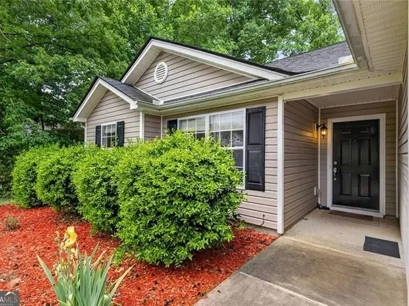 466 Raymond Dr, Winder, GA 30680