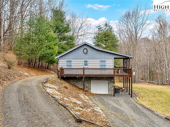 3rd image of 108 Chestnut Creek