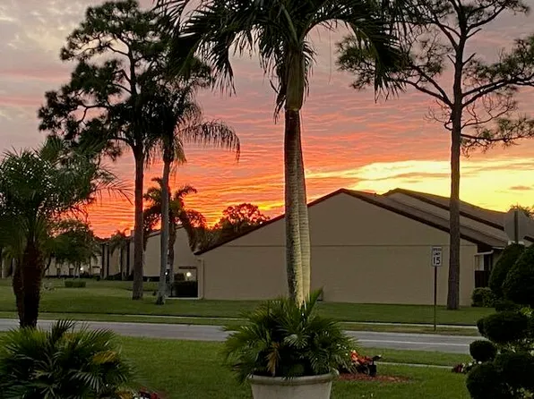 820 Sky Pine Way #E1, Greenacres, FL 33415