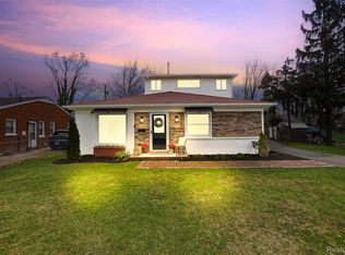 28042 Brentwood St, Southfield, MI