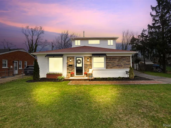 28042 Brentwood St, Southfield, MI 48076