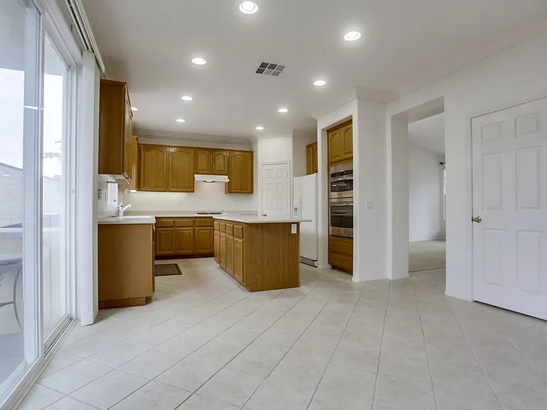 7332 Escallonia Ct — Photo 10
