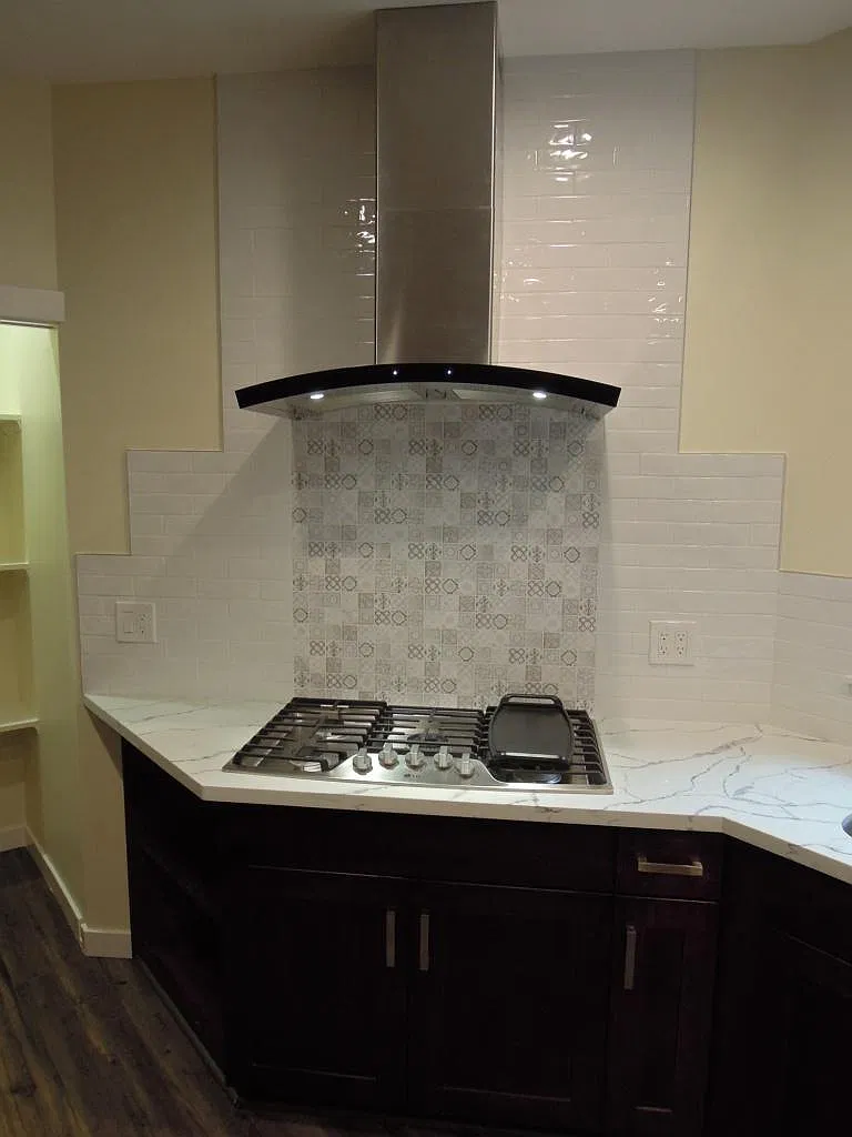 3 bed, 2160 sqft, $4,500 — Photo 2