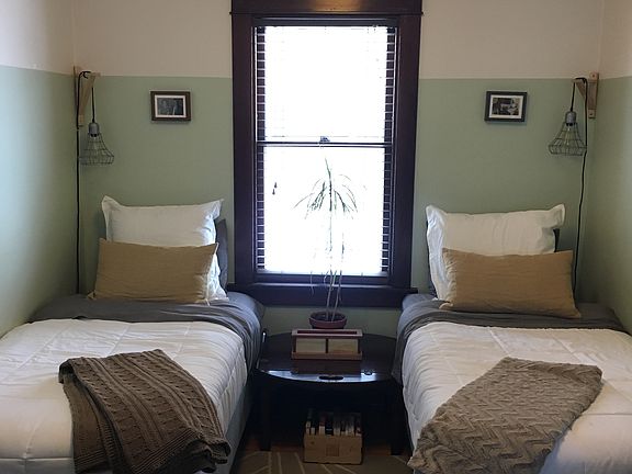 1st Floor Guest Room