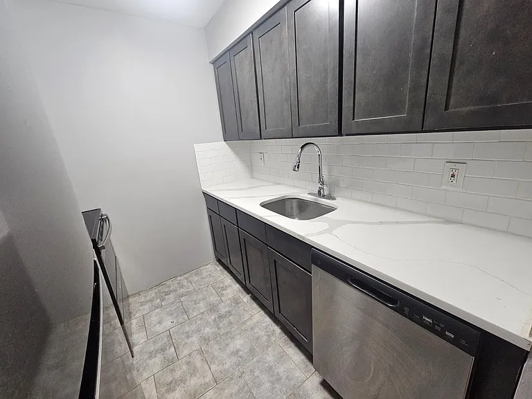 1252 Waverly Pl #6 — Photo 3