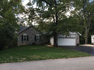 9829 Ridgecrest Dr, Hillsboro, MO 63050