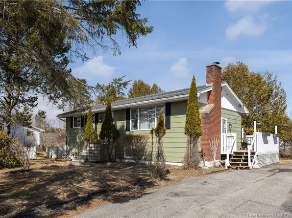 2 Sylvia Dr, Saint John, NB E2J 3K1