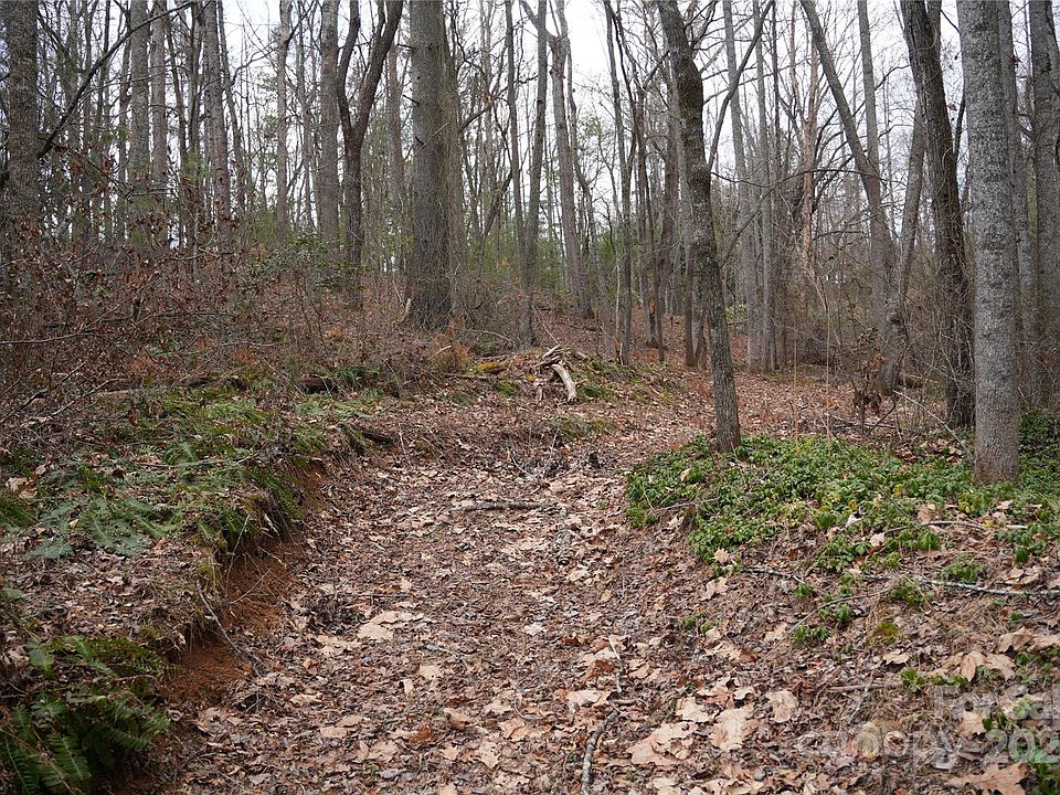 2nd image of 741 Glenn Bridge Rd