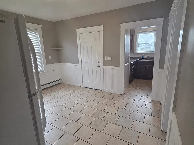 Kitchen entrance from living rooms