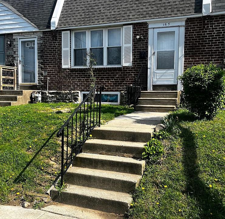 1st image of 165 Ervin Ave