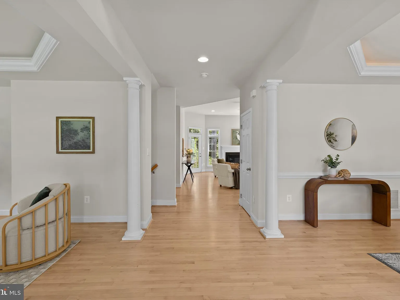 5 bed, 6.0 bath, 5078 sqft, $5,200 — Photo 3