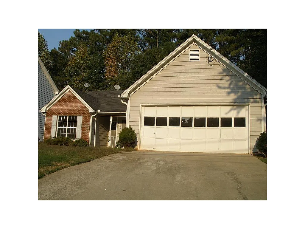 402 Paden Dr photo 1