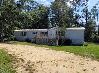 4229 Douglas Ferry Rd, Caryville, FL 32427