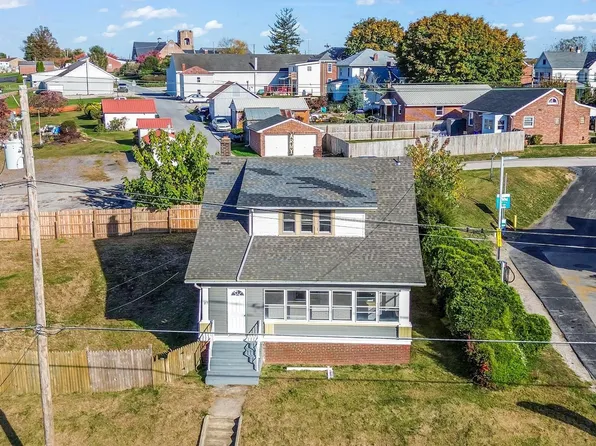 27 N Main St, York New Salem, PA 17371