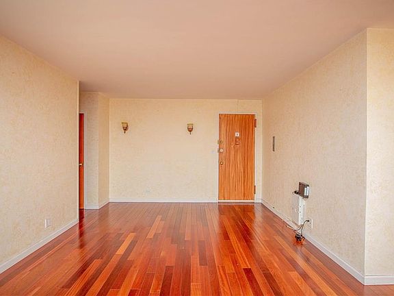 2nd image of 2915 W 5th St APT 22H