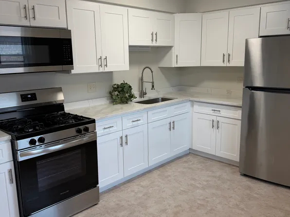 8412 W Gregory St APT 3N, Chicago, IL 60656