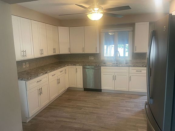 2nd image of 22710 Sycamore Dr