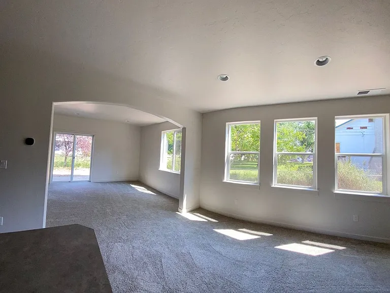 220 W Maple St #B — Photo 7