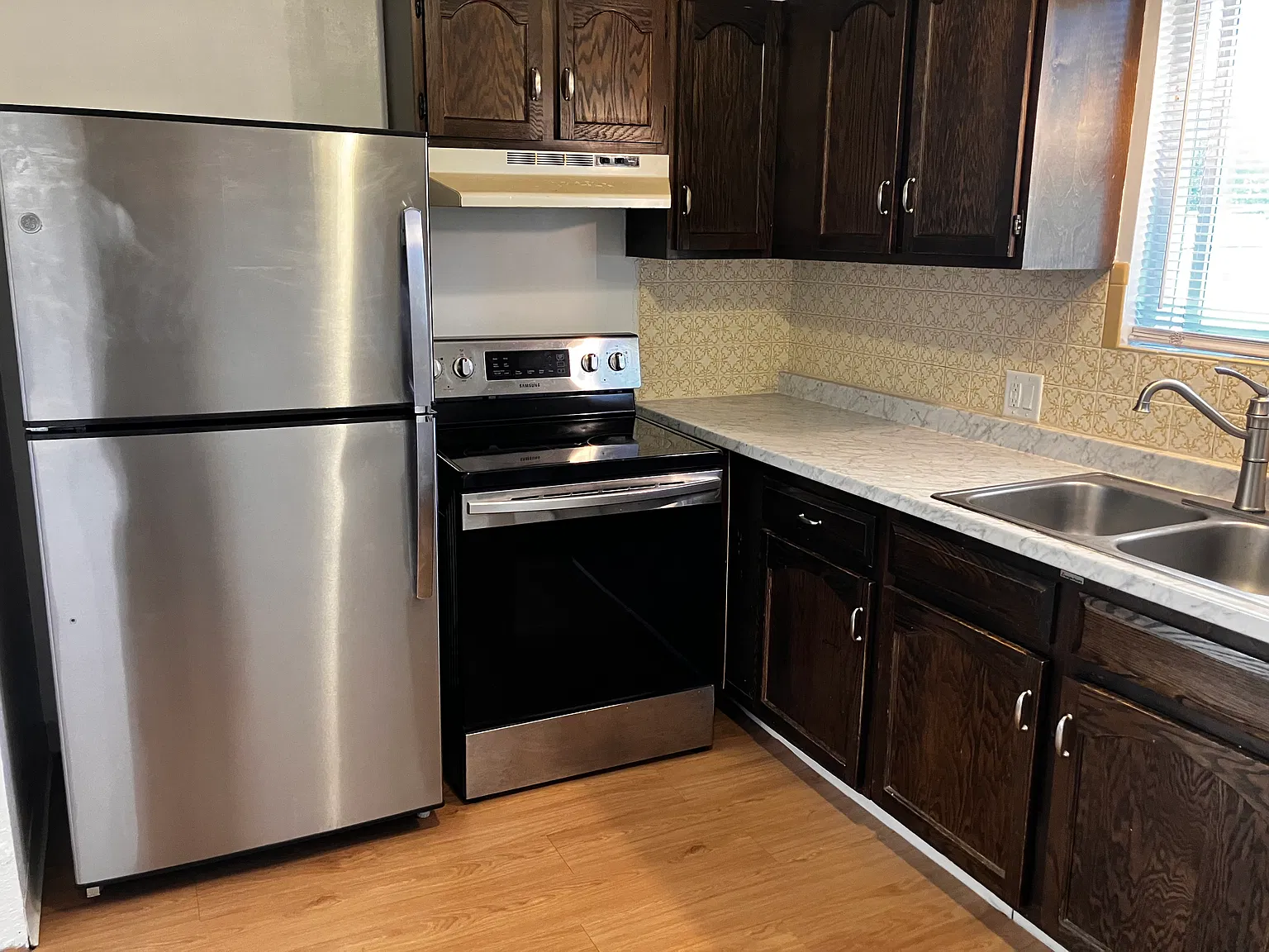 2 bed, 1100 sqft, $1,950 — Photo 2