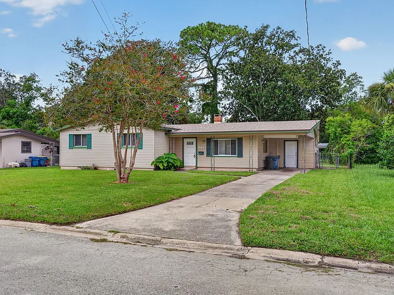 2618 Arlex Dr E — Photo 3