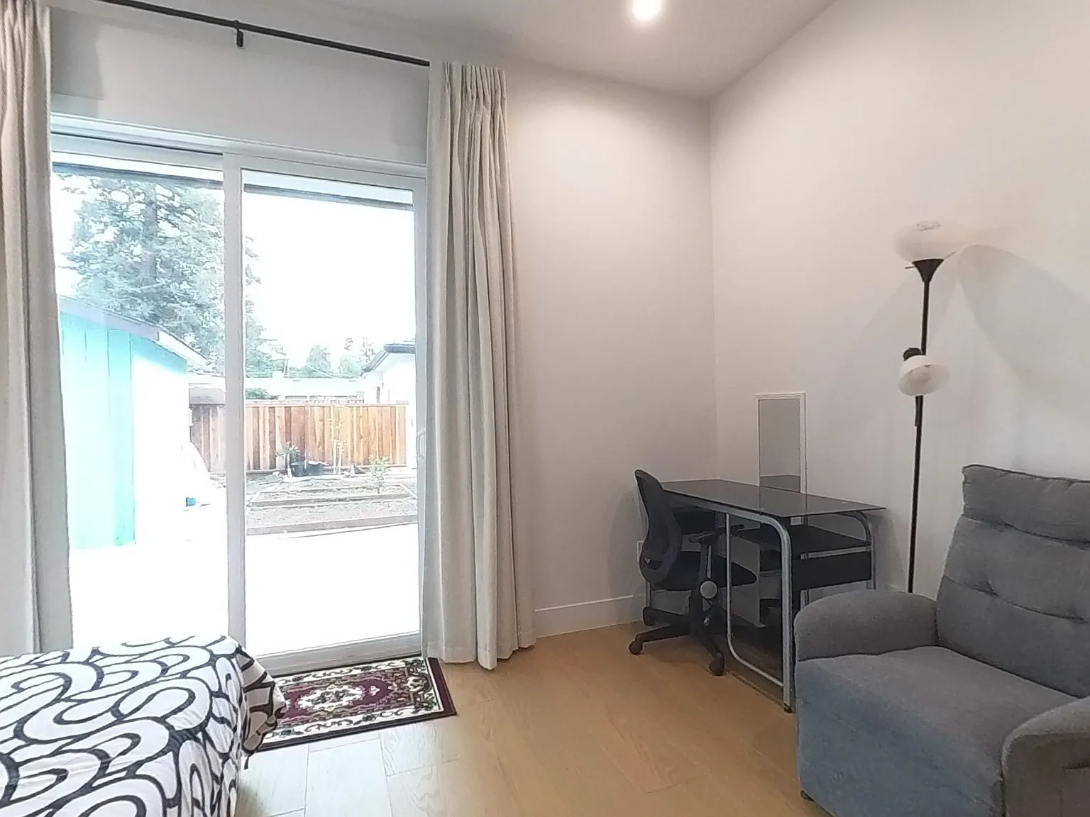 4 bed, 4.5 bath, 3278 sqft, $1,800 — Photo 4