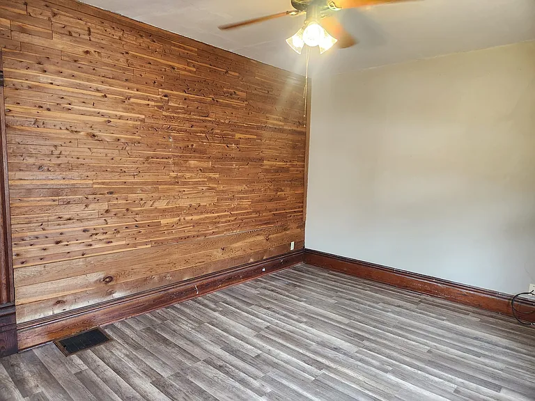 846 Lorain St — Photo 4