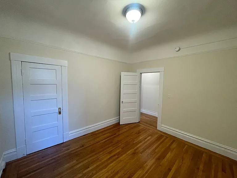 184 (1608-14 Larkin) — Photo 5