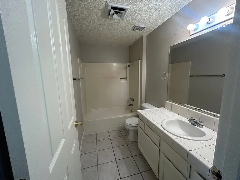 4185 Bristol Ct #B — Photo 5