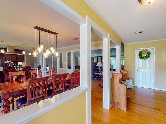 2nd image of 3025 Windermere Dr