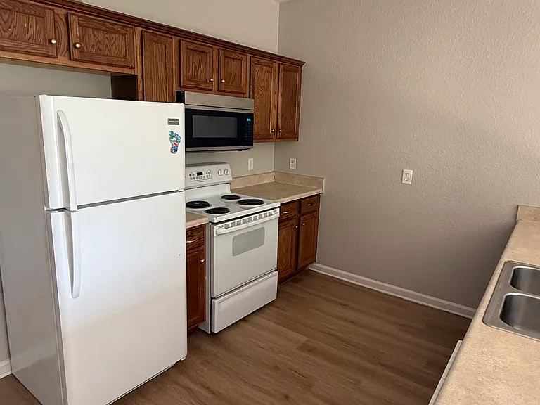 2611 McKeithen Ct — Photo 2