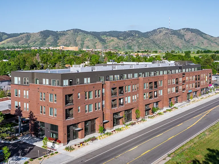 GW Apartments — Photo 20