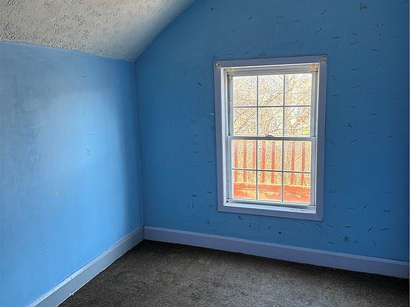 3rd image of 2083 W 42nd St