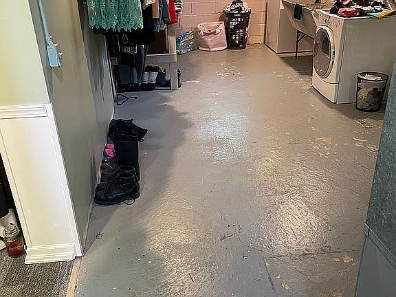 Washer/dryer in basement
