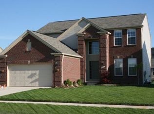 19128 Hazelton Dr, Macomb, MI 48042