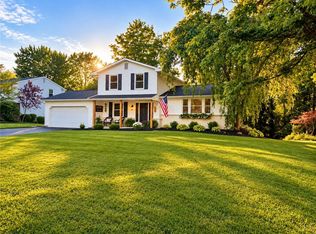 196 Blackwell Ln, Henrietta, NY 14467