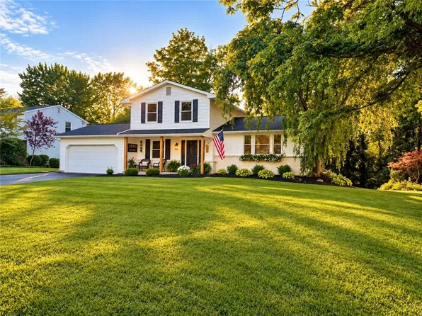 196 Blackwell Ln, Henrietta, NY 14467