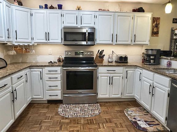 5th image of 429 Harbor Lake Dr #10