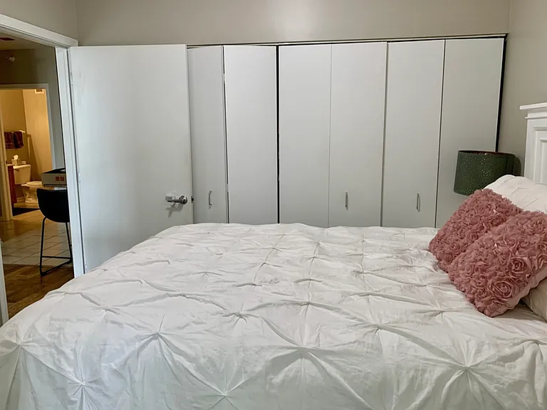 645 N Kingsbury St #907 — Photo 10