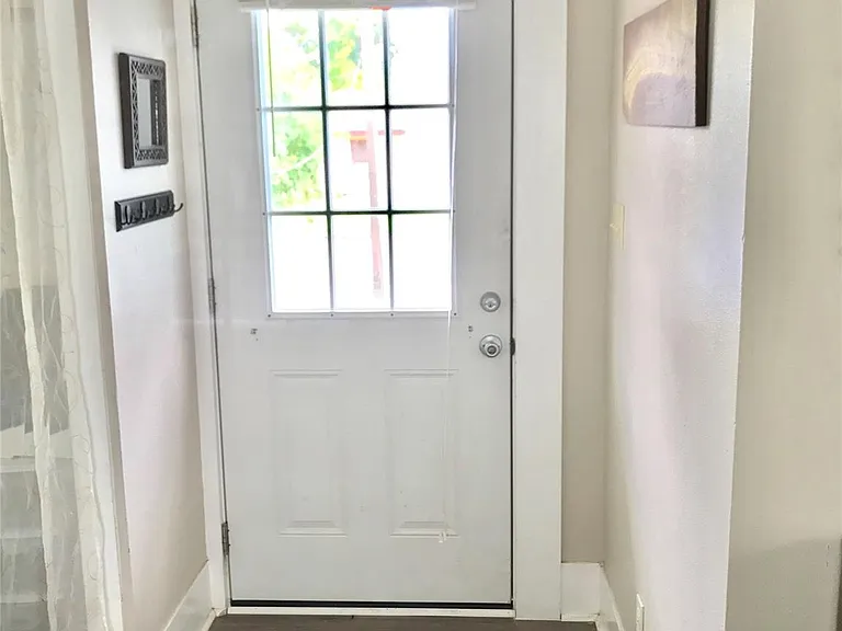 4025 Avenue R — Photo 11