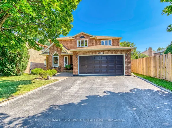 2442 Wynten Way, Oakville, ON L6J 7K9