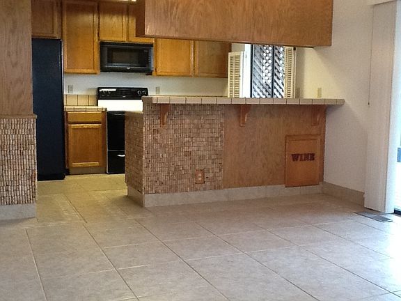 5th image of 1083 Trevino Ter