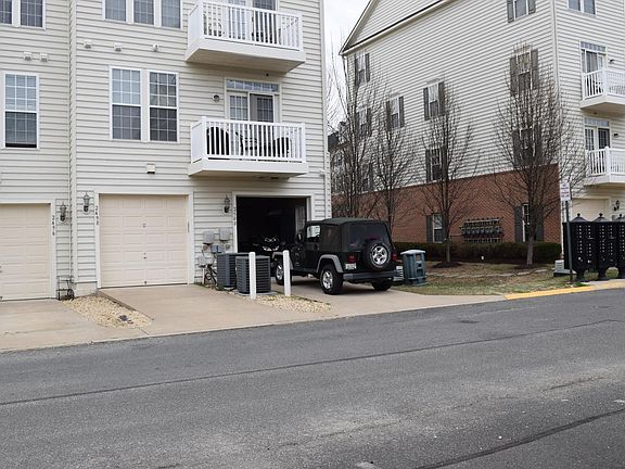 2nd image of 2500 Eastbourne Dr