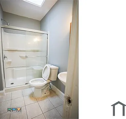 2848 Pelham Ave — Photo 6