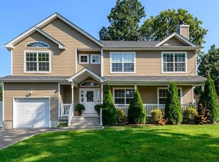 47C Delamere St, Huntington, NY 11743