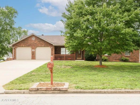 8020 Hunters Ln, Jefferson City, MO 65101