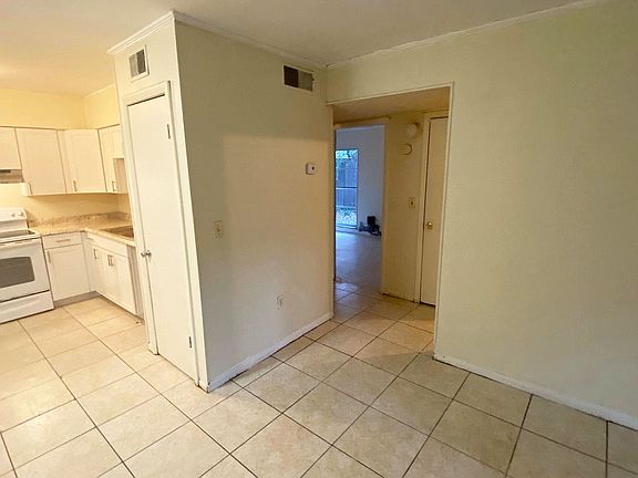 3rd image of 5902 Terrace Square Dr APT D