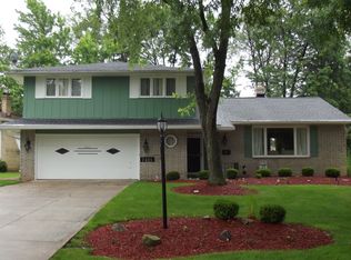 7405 Baldwin Creek Dr, Middleburg Heights, OH 44130