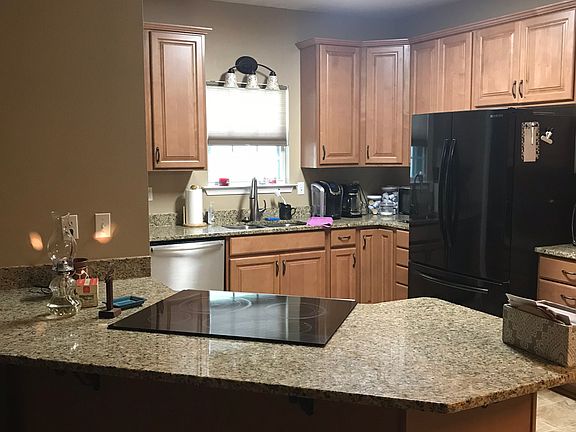 3rd image of 130 Knollwood Dr