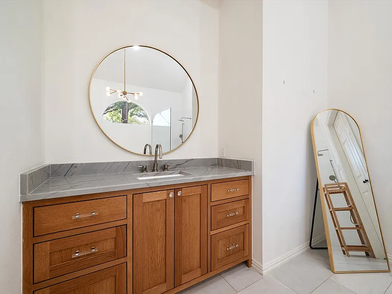 1004 Chimney Hill Trl — Photo 20