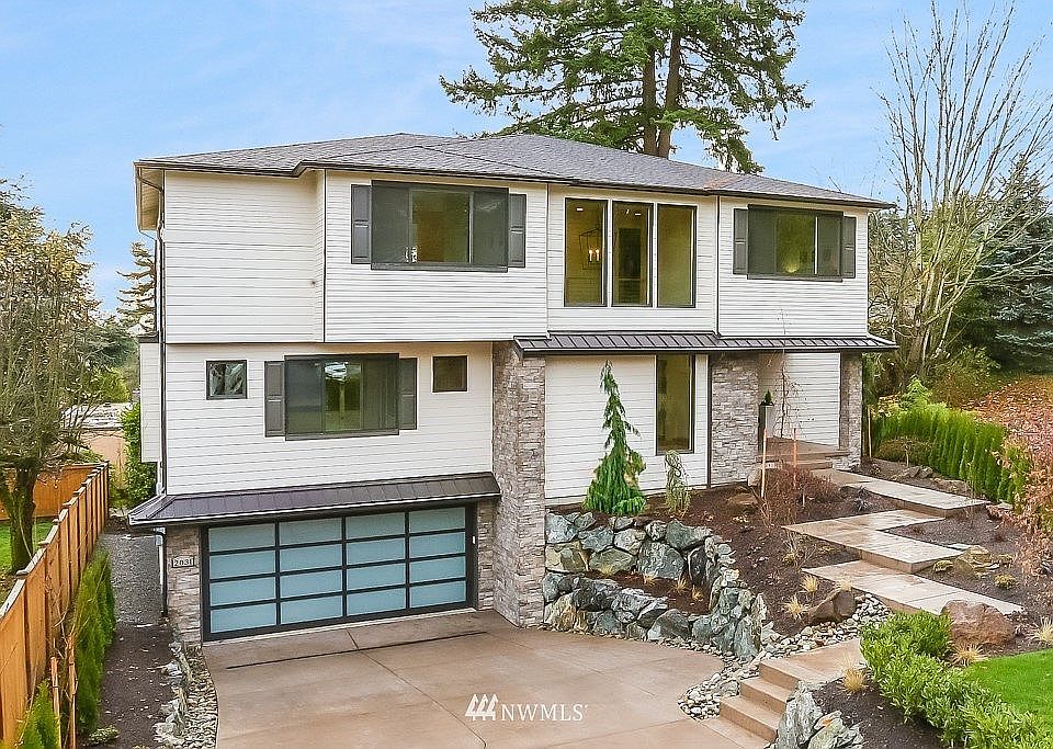 1st image of 2031 102nd Ave NE